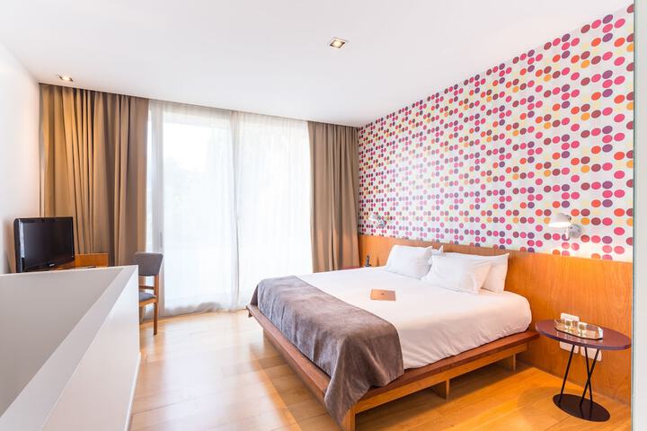 Room 108 of 181