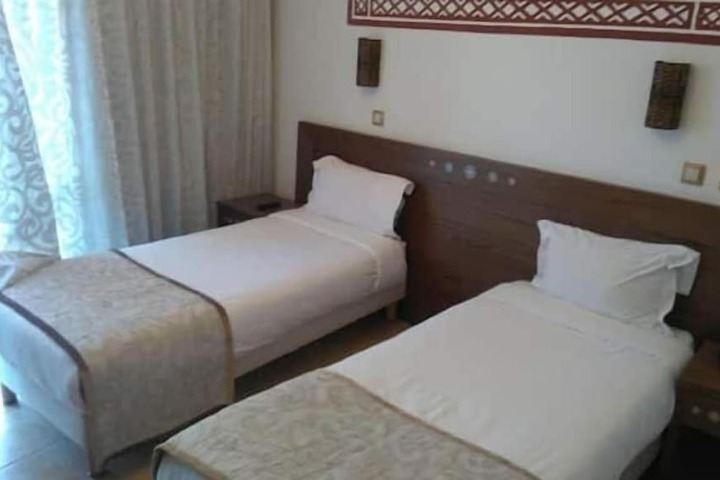 Room 3 of 32
