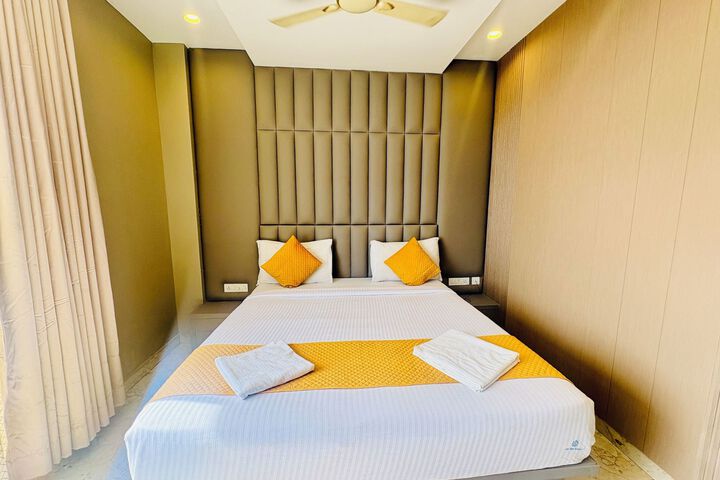Room 33 of 39