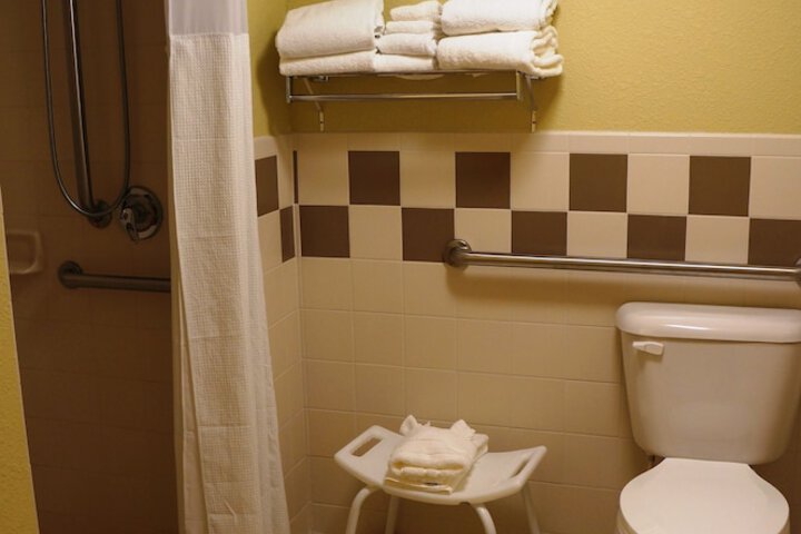 2 Queen Beds Non Smokin (4 of 14)