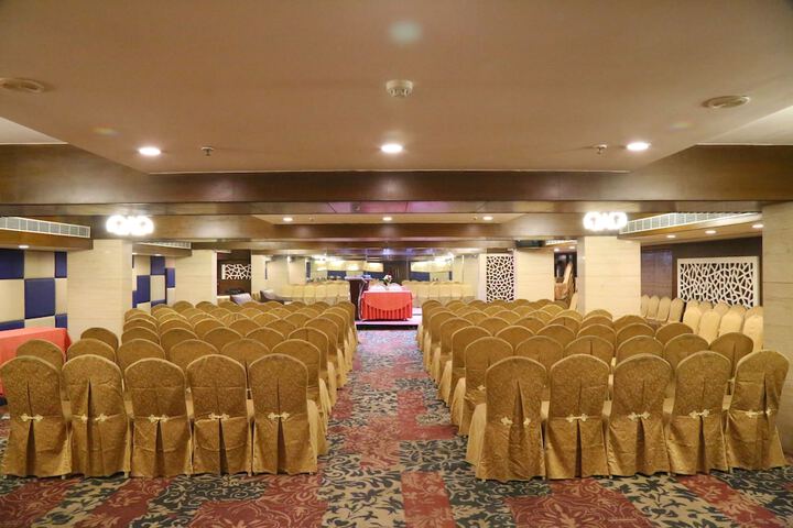 Ballroom/Hall 67 of 80