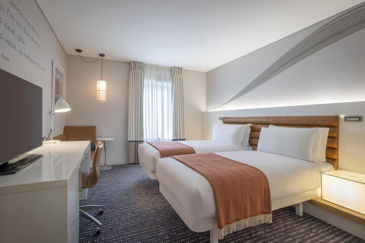 Room 42 of 126