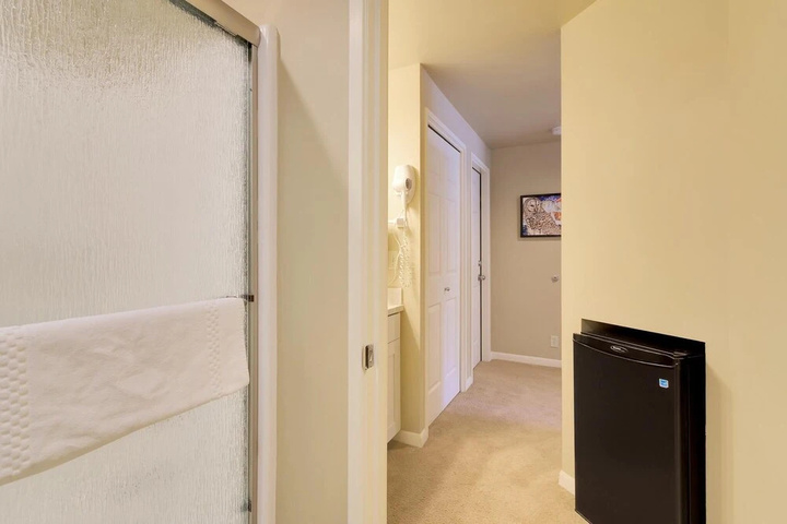 Room 3 of 13