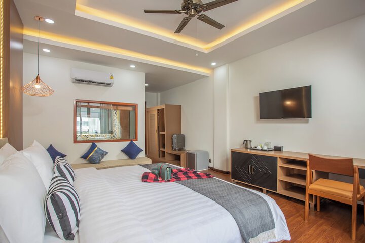 Room 10 of 180