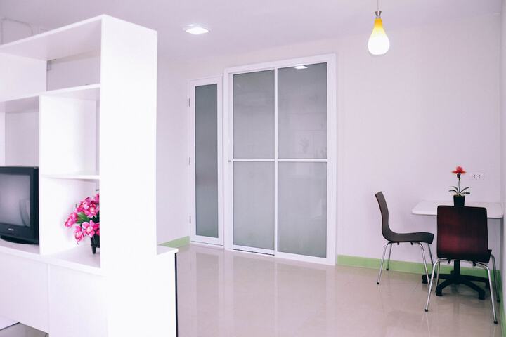 Room 18 of 48