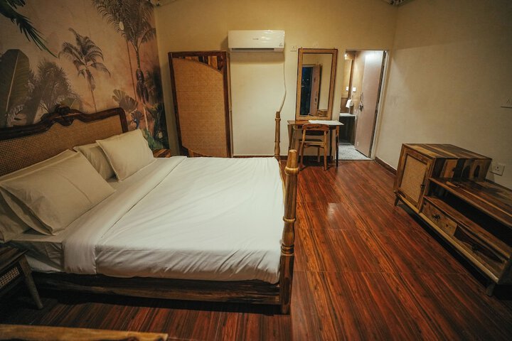 Room 5 of 7