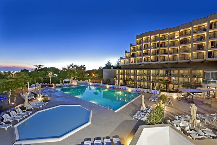Hotel 66 of 72
