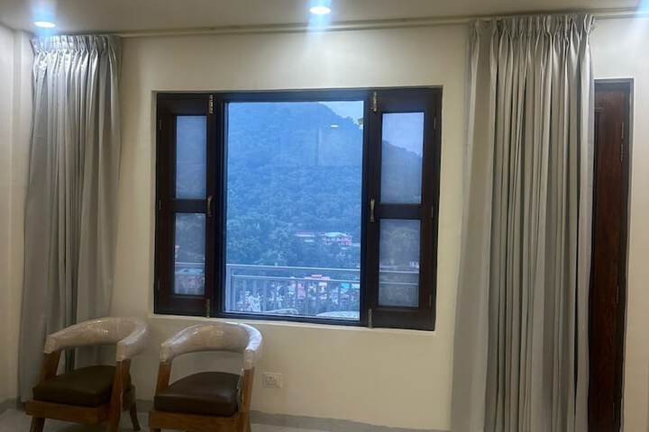 Room 7 of 11