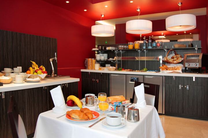 Breakfast/Coffee Service 27 of 43