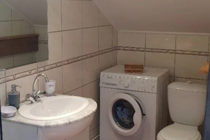 Room 5 of 14