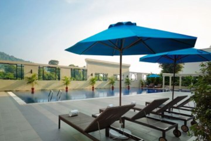 Hotel Pool
