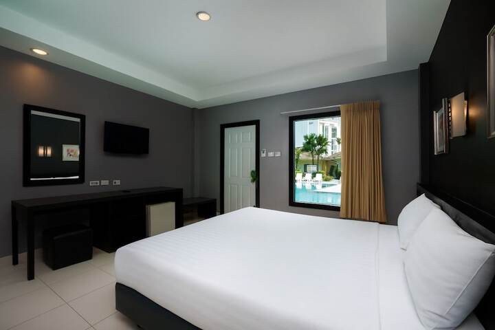 Room 28 of 49