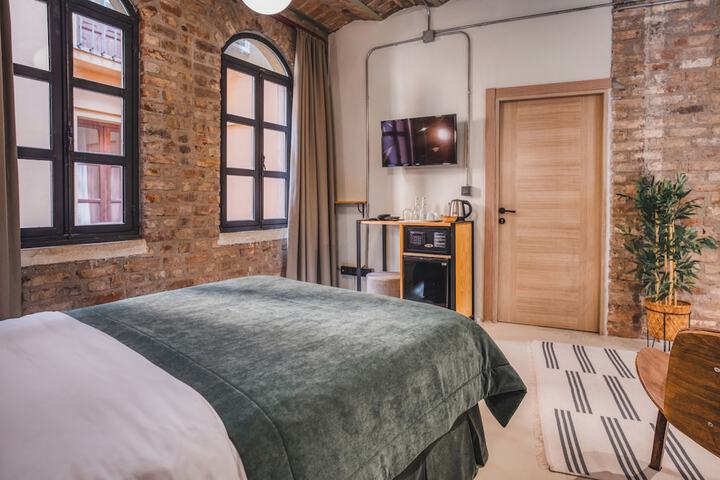 Room 4 of 57