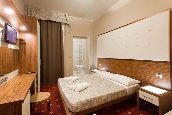 Room 4 of 14