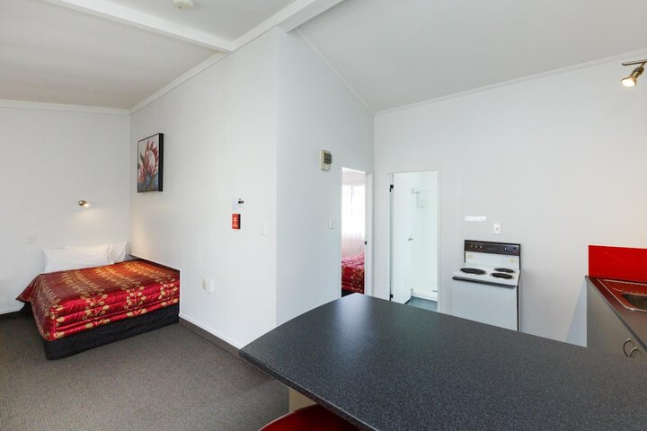 Room 11 of 37