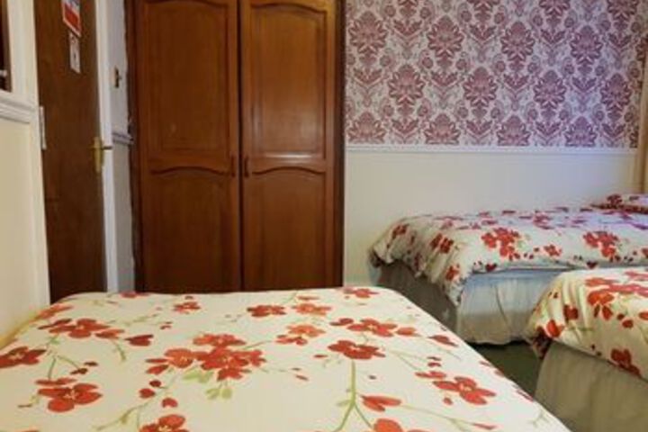 Room 13 of 20