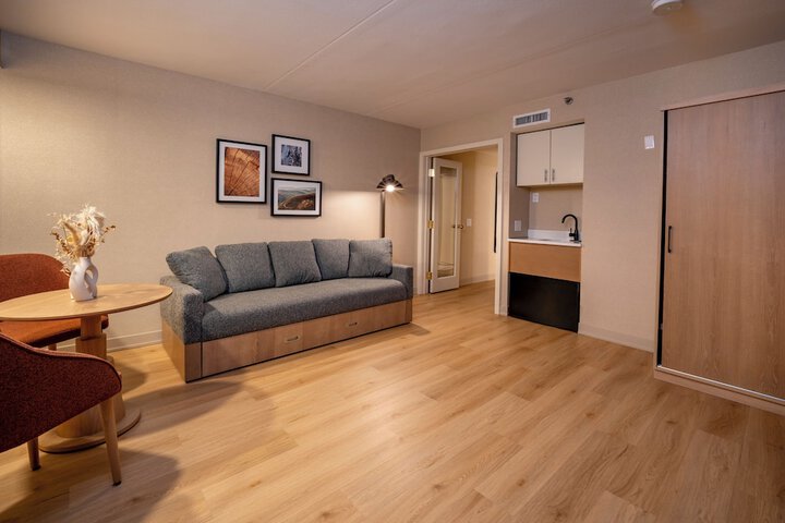 Room 25 of 42