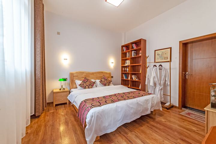 Room 33 of 40
