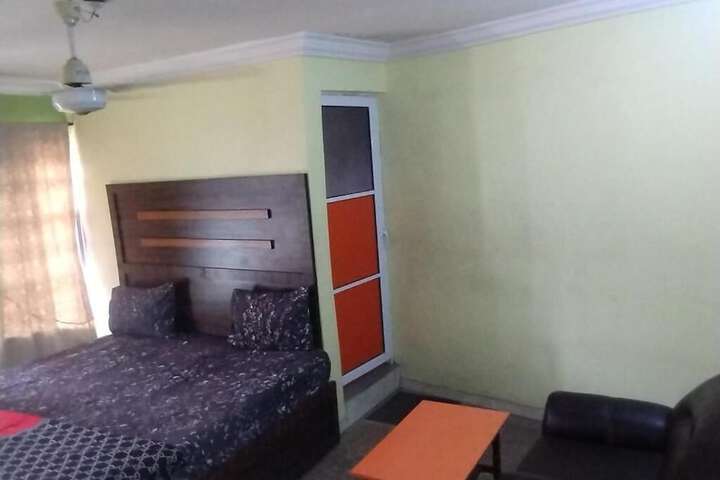 Room 16 of 27
