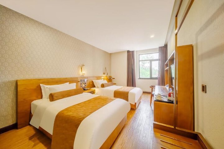 Room 27 of 44