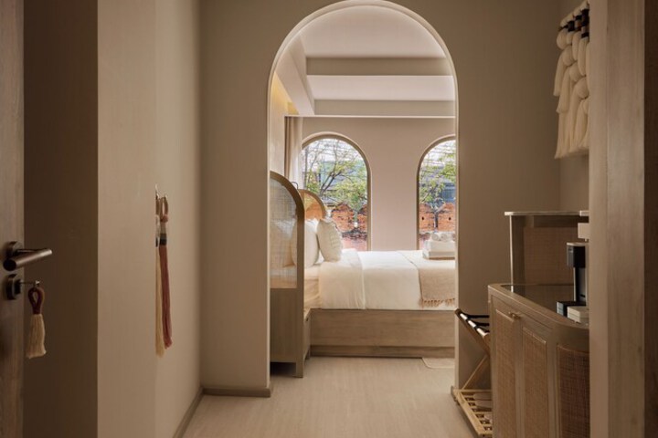Room 16 of 54
