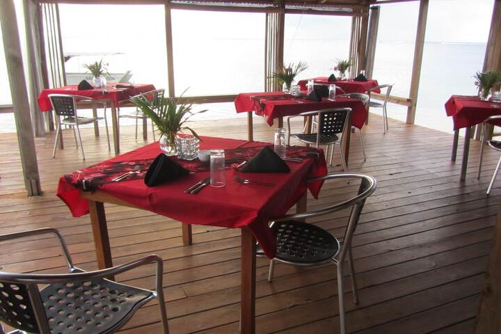Dining 43 of 77