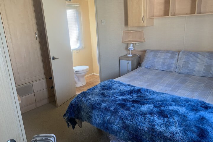Room 3 of 16
