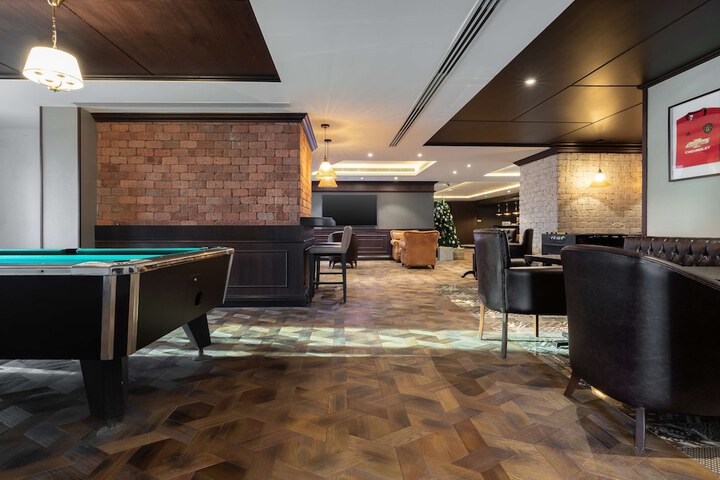 Lounge 157 of 260