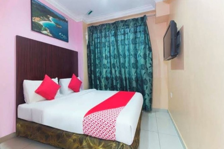 Room 3 of 12