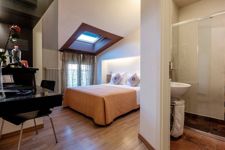 Room 7 of 39