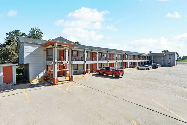 Property Grounds 10 of 14