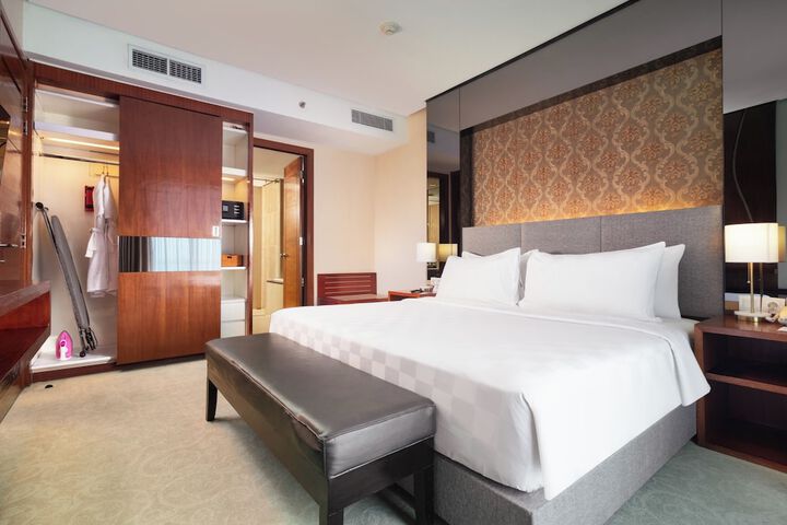 Room 14 of 43