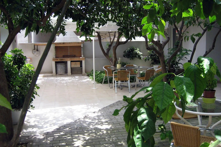 Photo 10