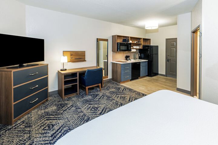 1 King Studio Suite (7 of 20)