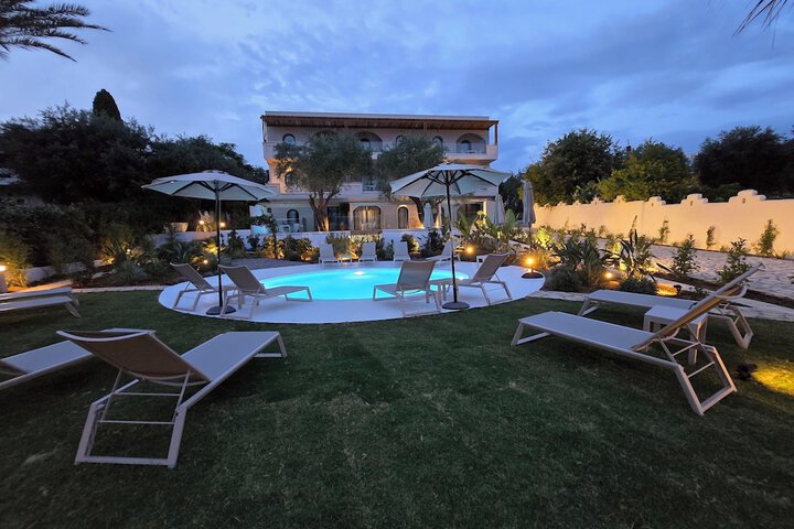 Pool 30 of 50