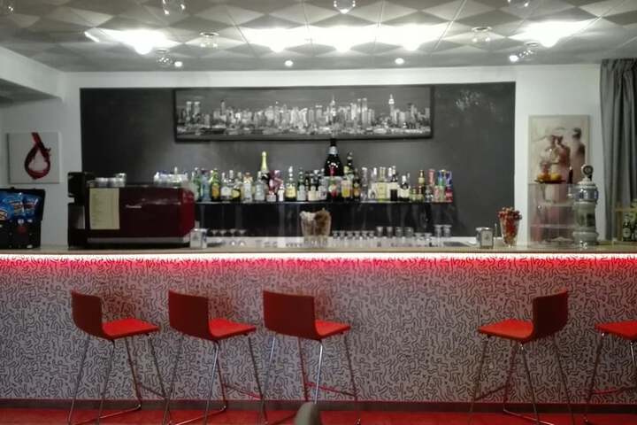 Lounge 59 of 66