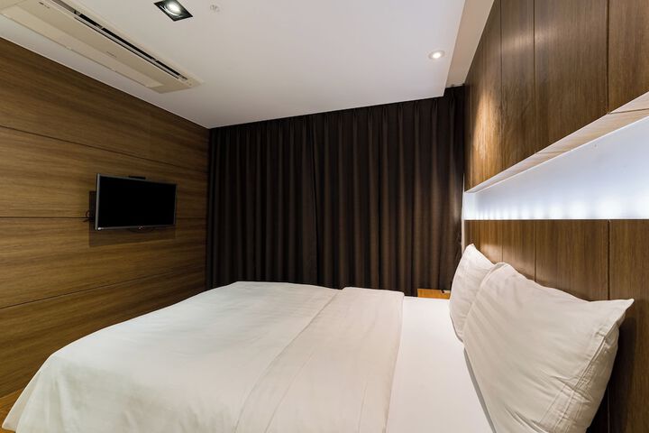 Room 42 of 84