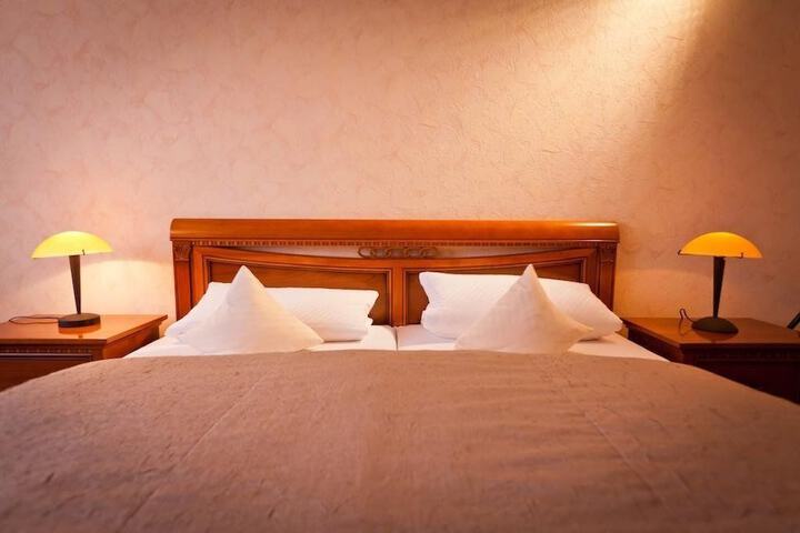 Room 2 of 20