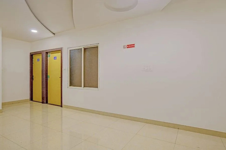 Room 8 of 12