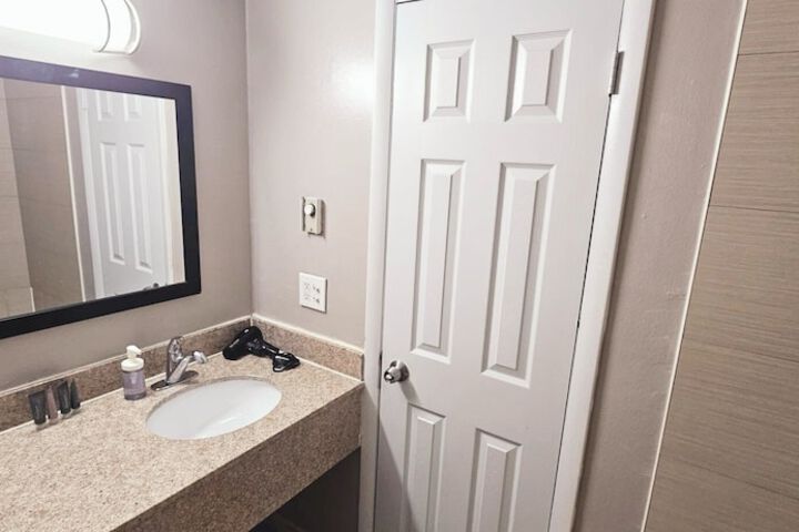 Room 21 of 31