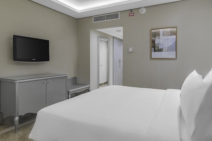 Room 7 of 117