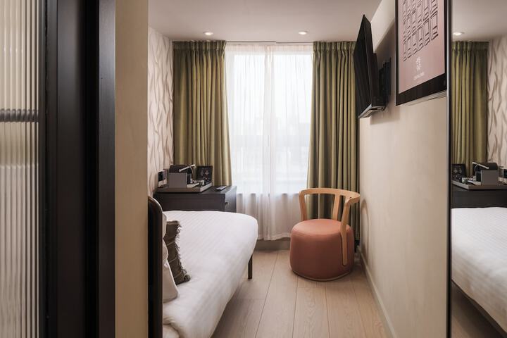 Room 31 of 58