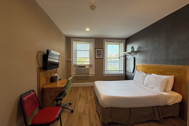 Room 16 of 66