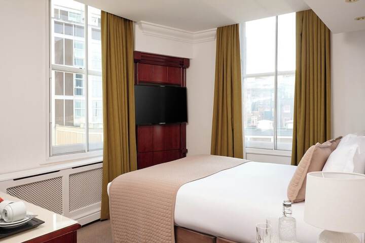 Room 18 of 29