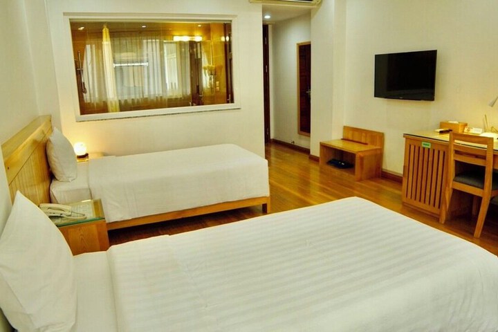 Room 10 of 25