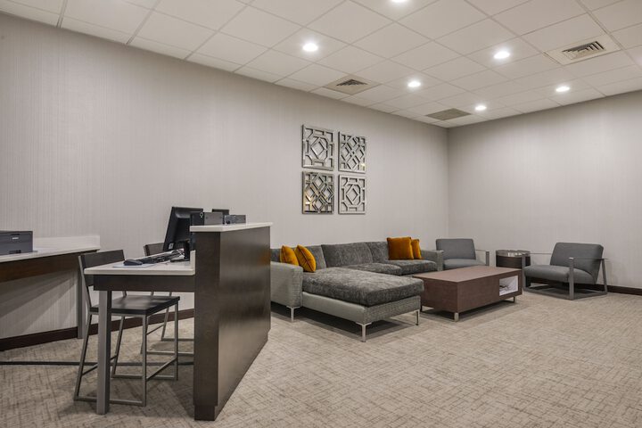 Lobby lounge