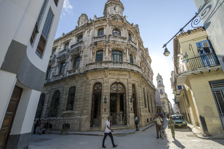 HOTEL RAQUEL