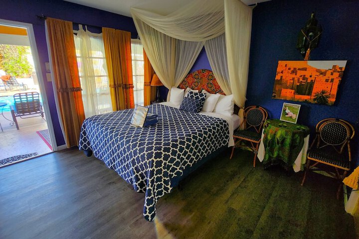 Room 16 of 36