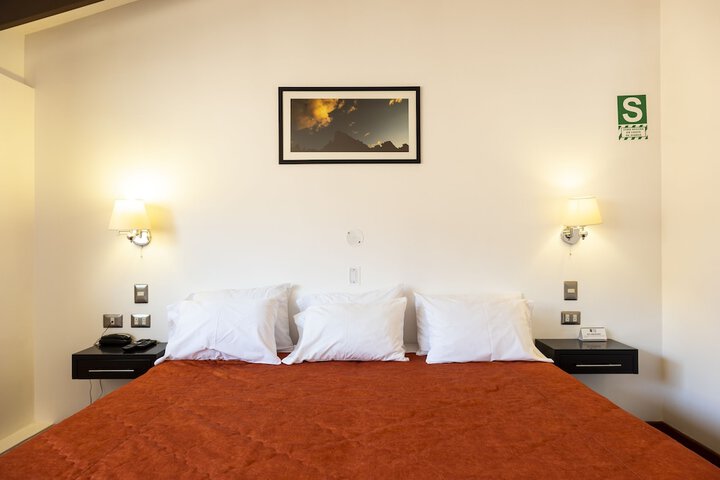 Room 25 of 176