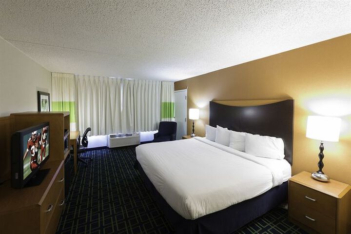2 Double Beds (17 of 18)